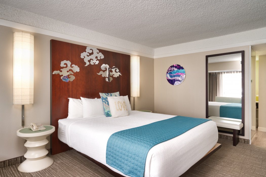 Standard King Guestroom